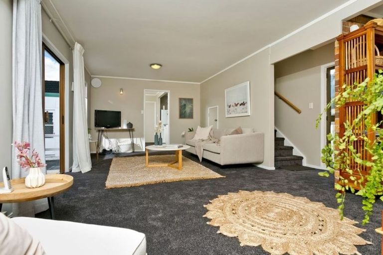 Photo of property in 34a Park Road, Glenfield, Auckland, 0629