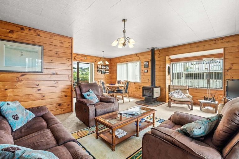 Photo of property in 12 Holiday Crescent, Mangawhai Heads, Mangawhai, 0505