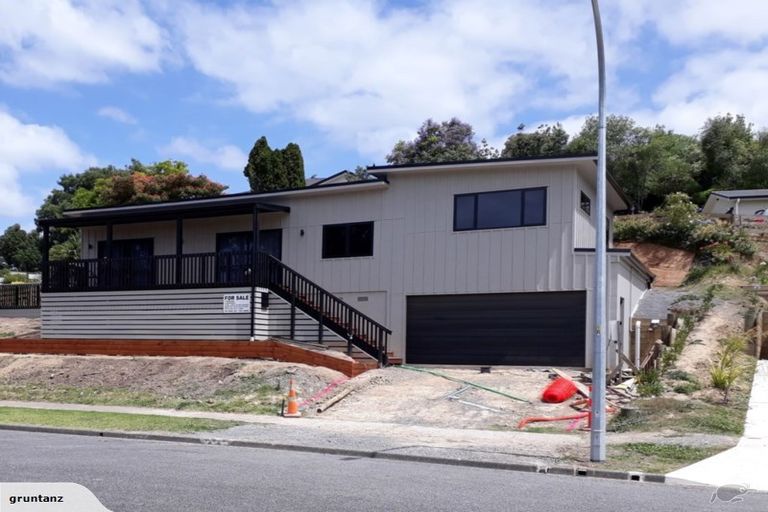Photo of property in 39a Hetley Crescent, Taradale, Napier, 4112