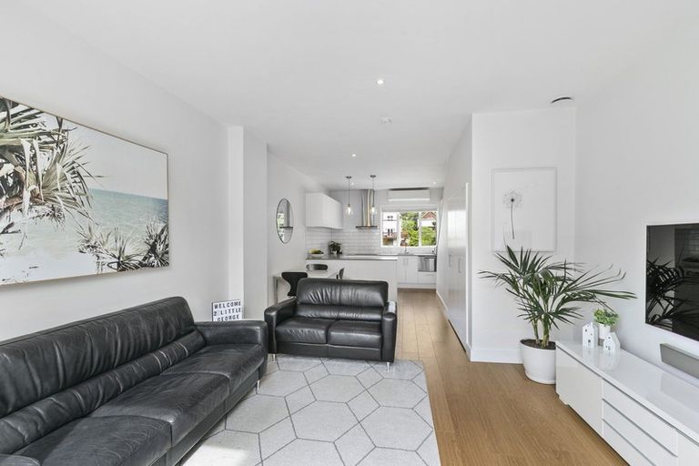 Photo of property in 43 Little George Street, Thorndon, Wellington, 6011
