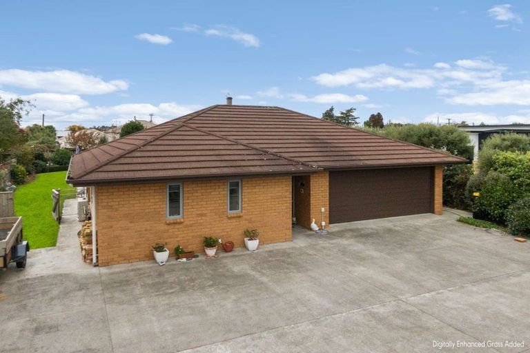 Photo of property in 3 Tararua Crescent, Carterton, 5713