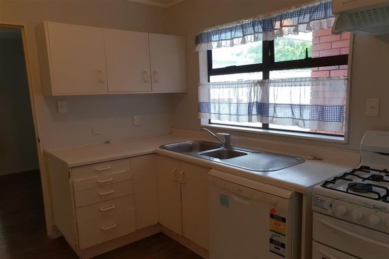 Photo of property in 2/76 Cambridge Terrace, Waterloo, Lower Hutt, 5011