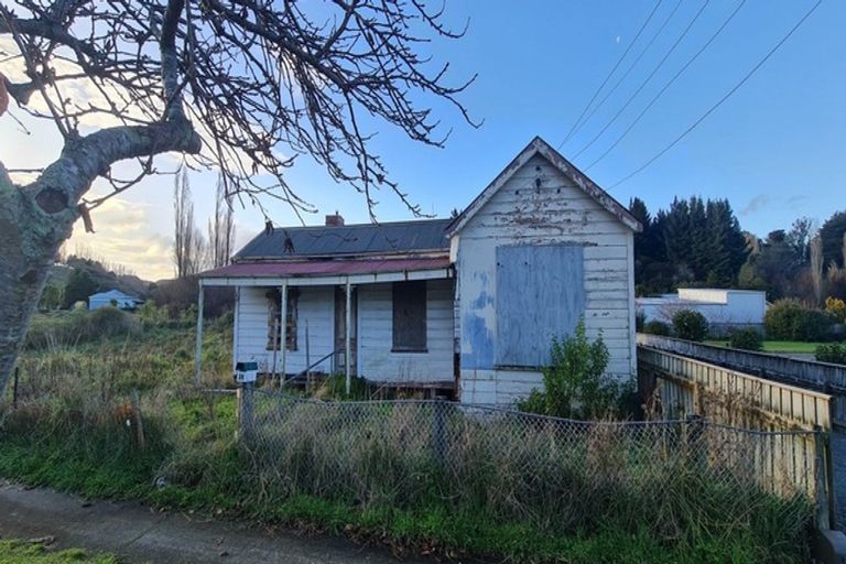 Photo of property in 38 Bruce Street, Hunterville, 4730