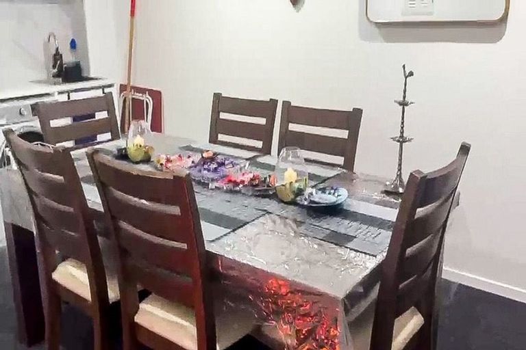 Photo of property in 43c Beach Road, Pahurehure, 2113