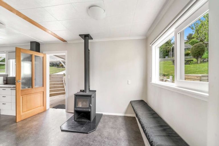 Photo of property in 28 Chatham Street, Waihola, Milton, 9073