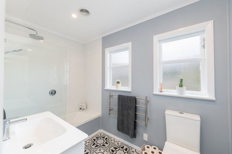Photo of property in 27 Amundsen Grove, Stokes Valley, Lower Hutt, 5019