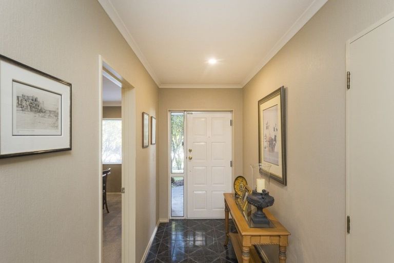 Photo of property in 30 Kilkenny Place, Fitzherbert, Palmerston North, 4410