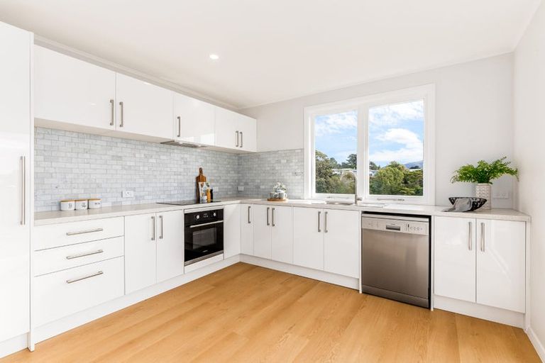 Photo of property in 23 Cumberland Grove, Cannons Creek, Porirua, 5024