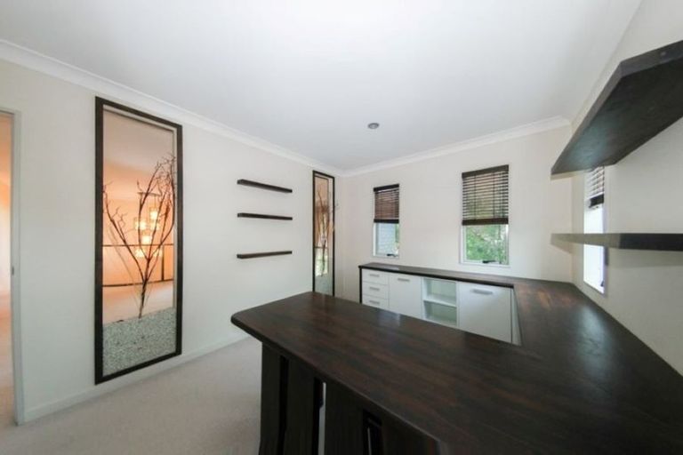 Photo of property in 30 Cherrywood Crescent, Northpark, Auckland, 2013