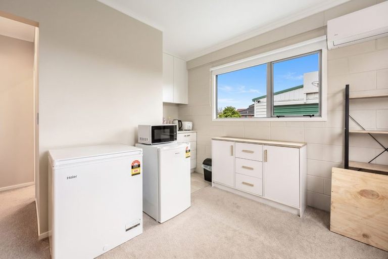 Photo of property in 20 Matuhi Rise, Henderson, Auckland, 0612