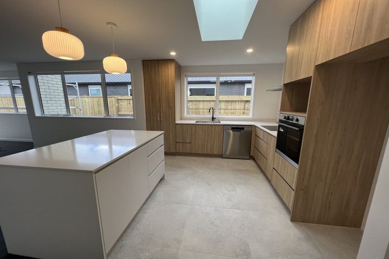 Photo of property in 2 Houpara Place, Papamoa, 3118