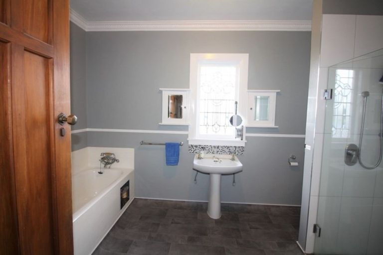 Photo of property in 2 Edward Street, Dannevirke, 4930