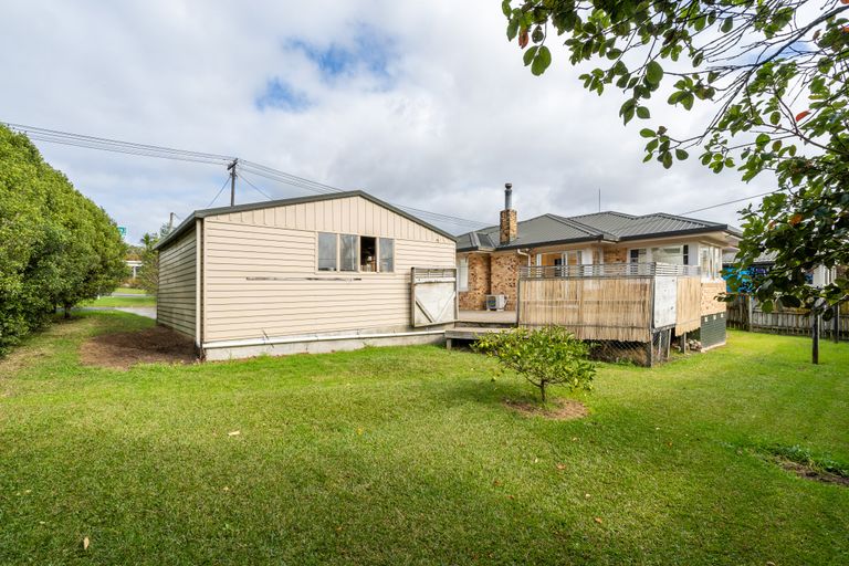 Photo of property in 330 Glengarry Road, Glen Eden, Auckland, 0602