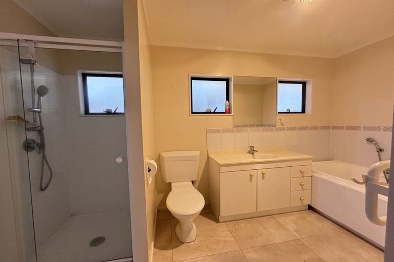 Photo of property in 20 Karetu Road, Greenlane, Auckland, 1051