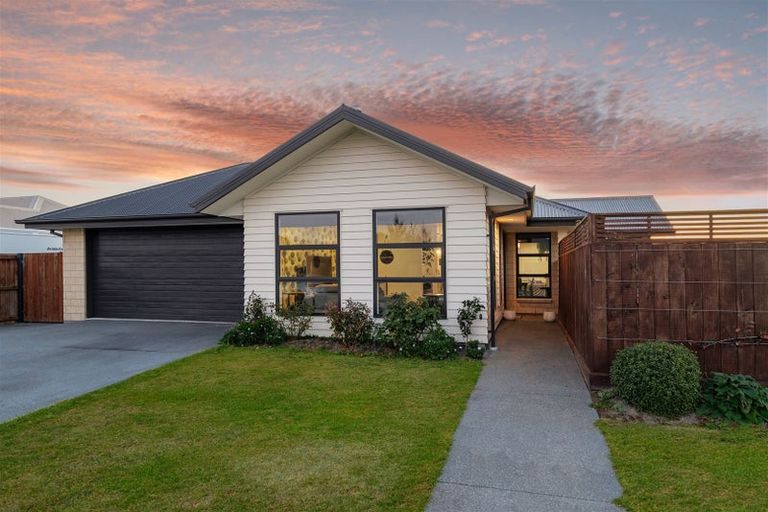 Photo of property in 9 Lancewood Way, Rangiora, 7400