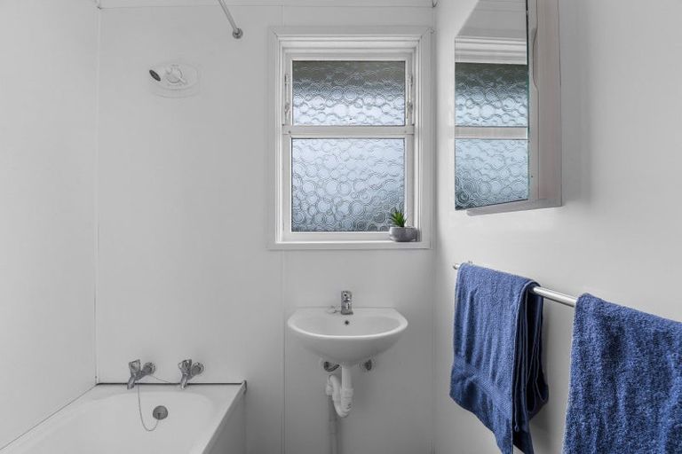 Photo of property in 54 Thomas Crescent, Western Heights, Rotorua, 3015