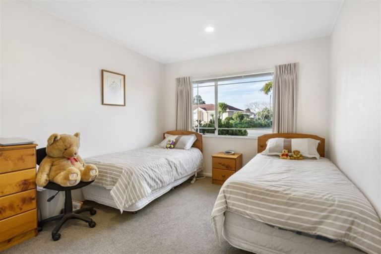 Photo of property in 156 Lakeside Drive, Orewa, 0931