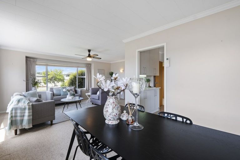 Photo of property in 1/6 Reydon Place, Cockle Bay, Auckland, 2014