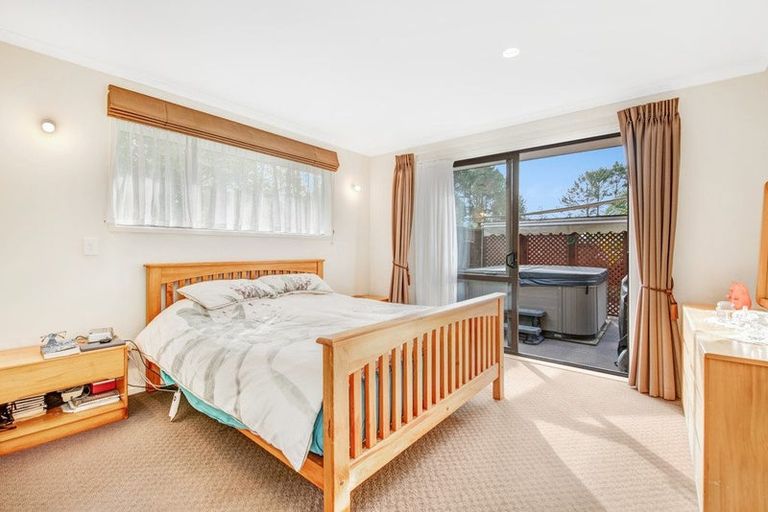 Photo of property in 42 Manuka Grove, Helensville, 0875