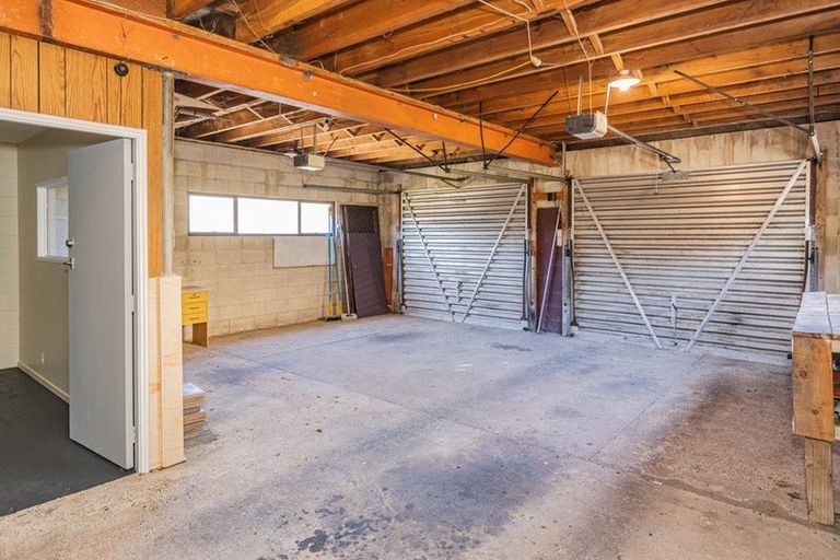 Photo of property in 9 Perth Street, South Hill, Oamaru, 9400