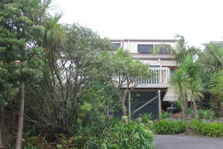 Photo of property in 30 Telstar Place, Beach Haven, Auckland, 0626