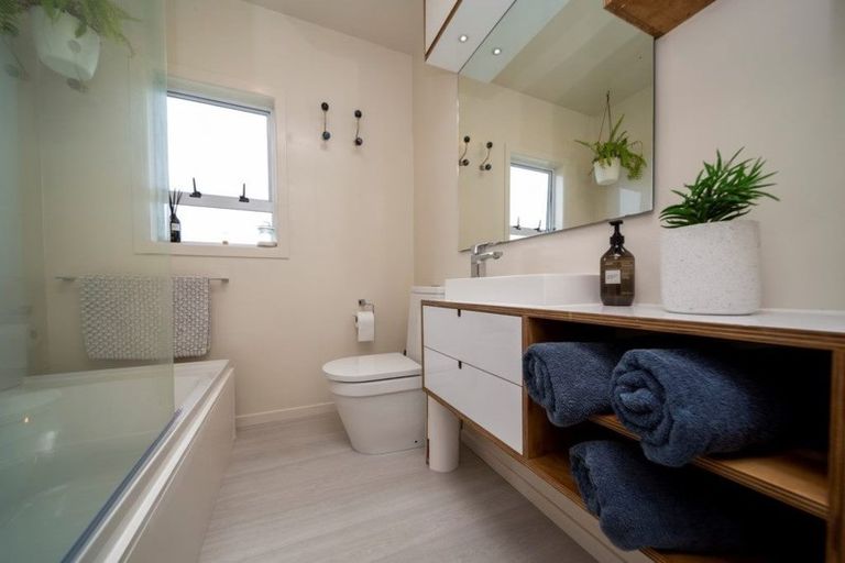 Photo of property in 52 South Road, Blagdon, New Plymouth, 4310