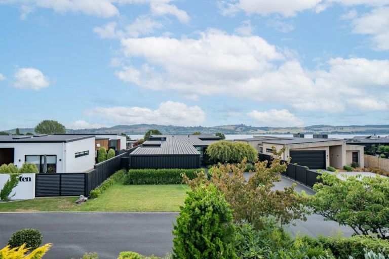 Photo of property in 8 Karapoto Lane, Rainbow Point, Taupo, 3330