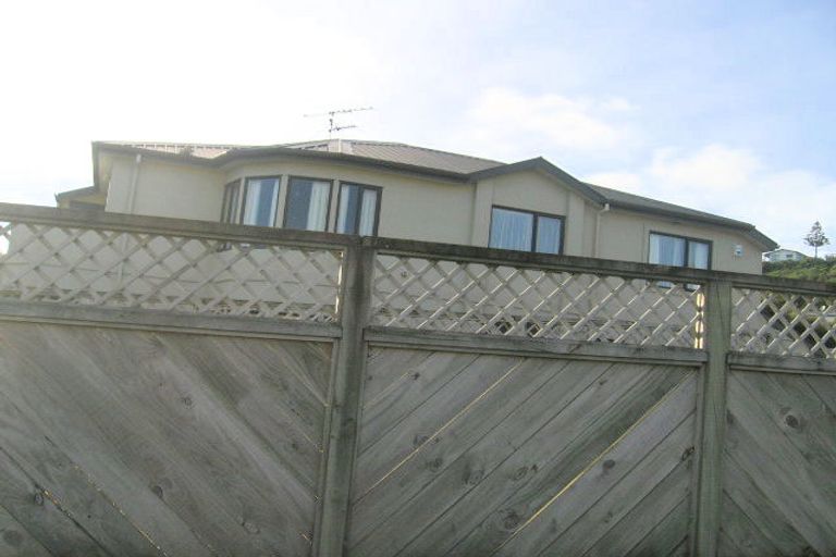 Photo of property in 8 Glengavel Grove, Papakowhai, Porirua, 5024
