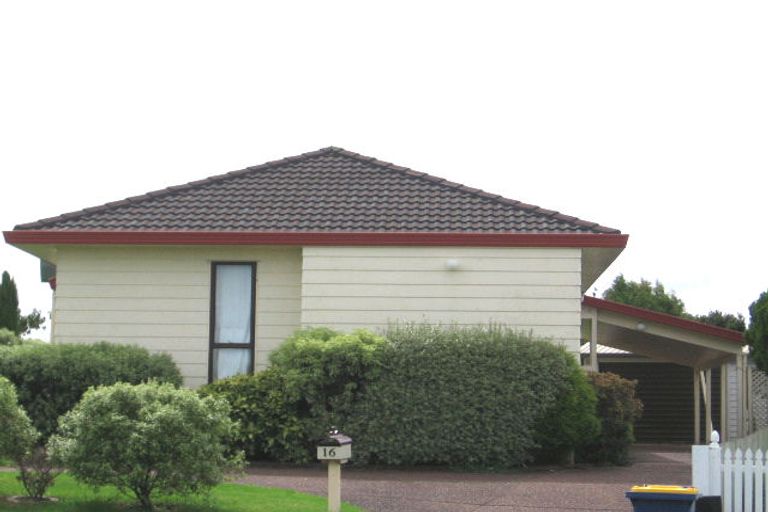Photo of property in 16 Miriam Corban Heights, Henderson, Auckland, 0612