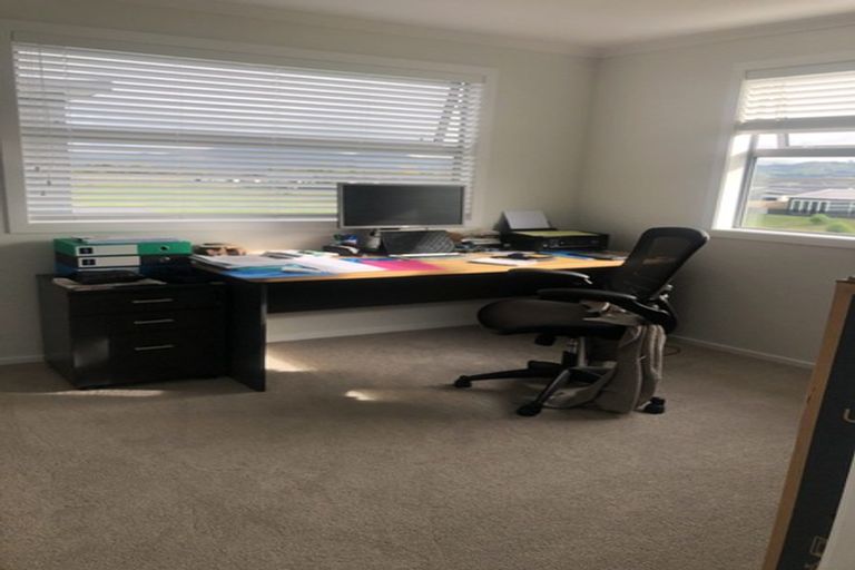 Photo of property in 5 Moko Lane, Papamoa, 3118