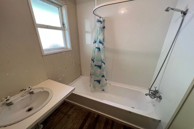 Photo of property in 29 Thomson Grove, Stokes Valley, Lower Hutt, 5019