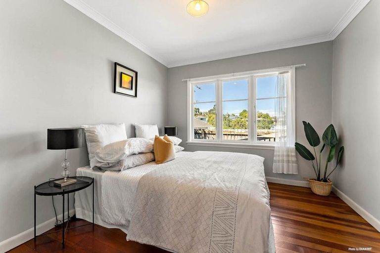 Photo of property in 30 Kereru Street, Henderson, Auckland, 0612