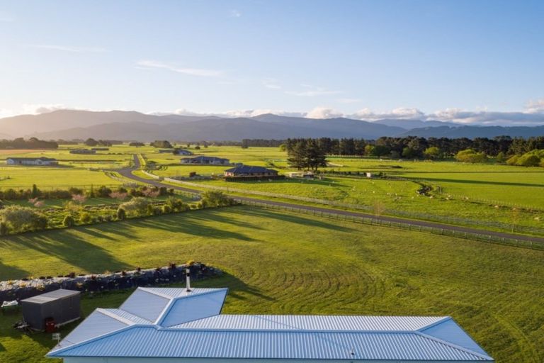 Photo of property in 37 Governors Green Drive, Greytown, 5712