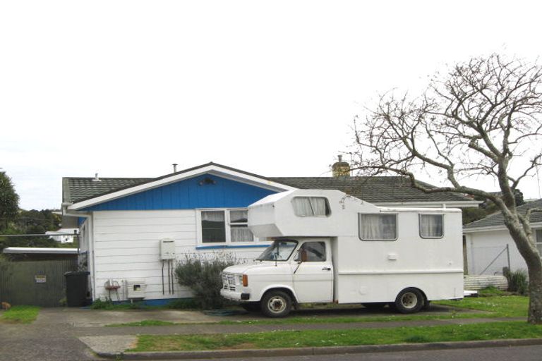 Photo of property in 18 Grenville Street, Marfell, New Plymouth, 4310