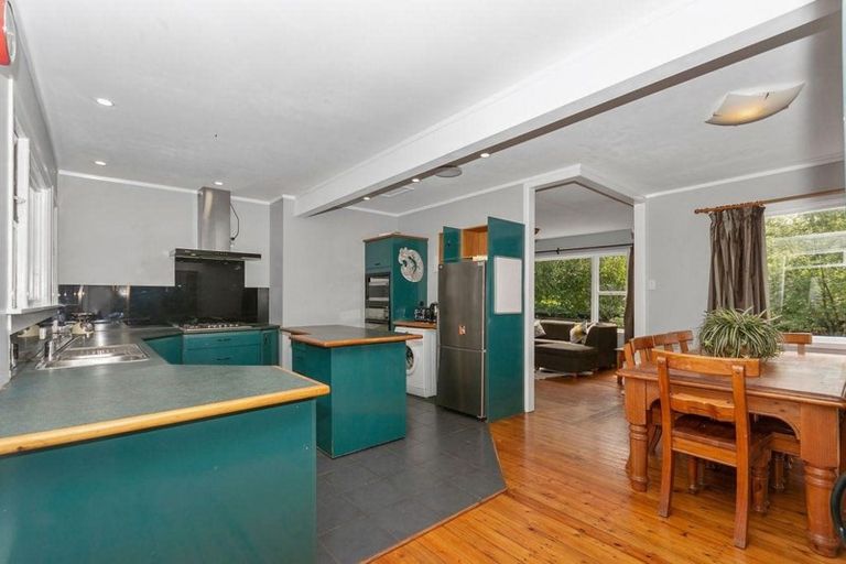 Photo of property in 346 West Coast Road, Glen Eden, Auckland, 0602