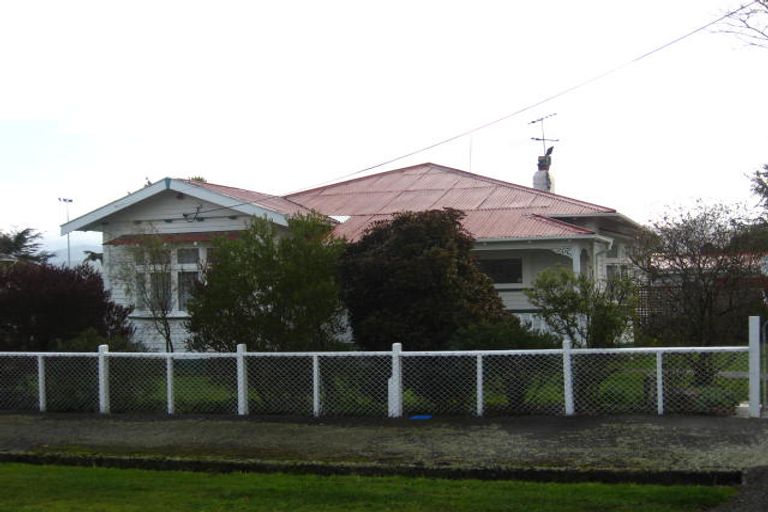 Photo of property in 16 Wyndham Street, Carterton, 5713