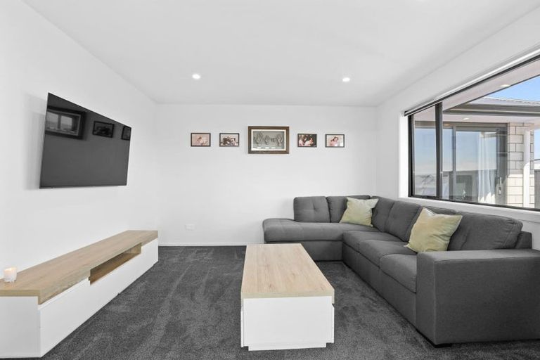 Photo of property in 14 Uku Way, Wharewaka, Taupo, 3330