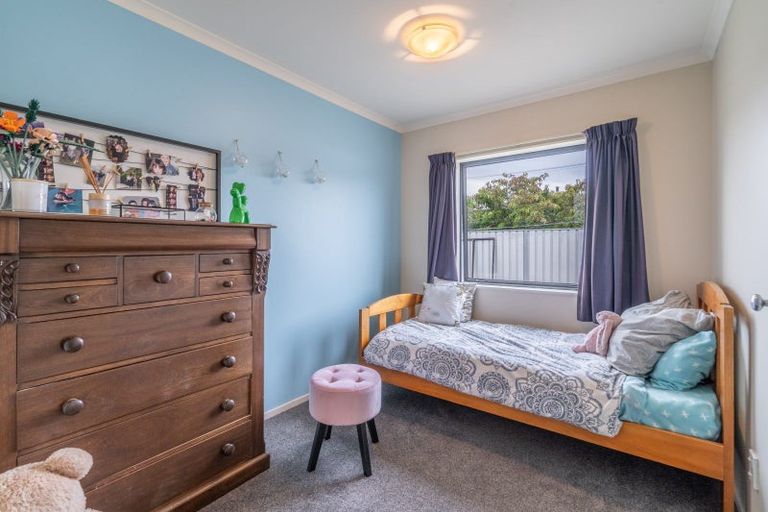 Photo of property in 33 Morton Street, Edendale, 9825