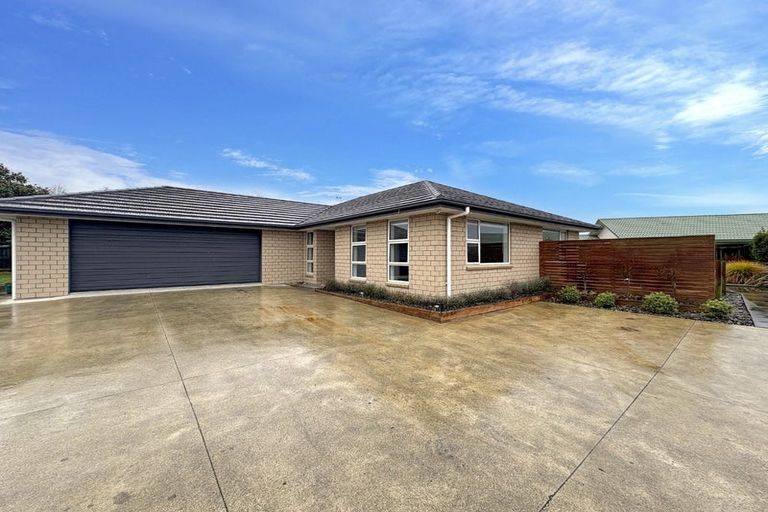 Photo of property in 18 Weld Street, Levin, 5510