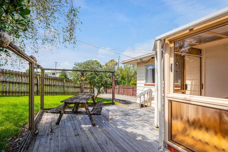 Photo of property in 101 Triangle Road, Massey, Auckland, 0614