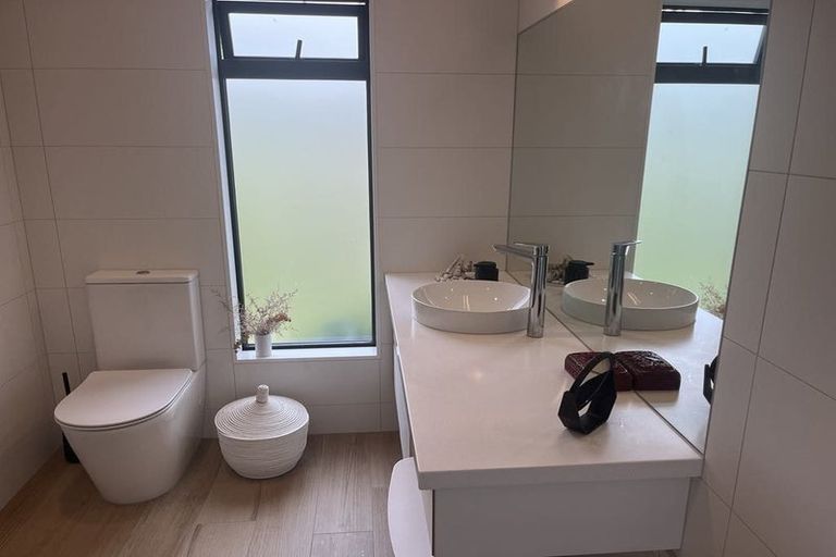 Photo of property in 36 Soleares Avenue, Mount Pleasant, Christchurch, 8081