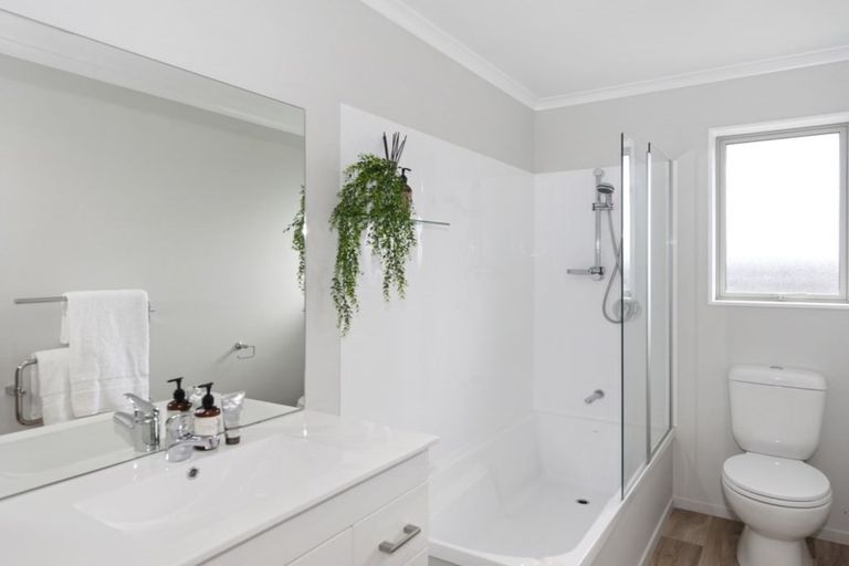 Photo of property in 38 Karere Avenue, Marshland, Christchurch, 8083