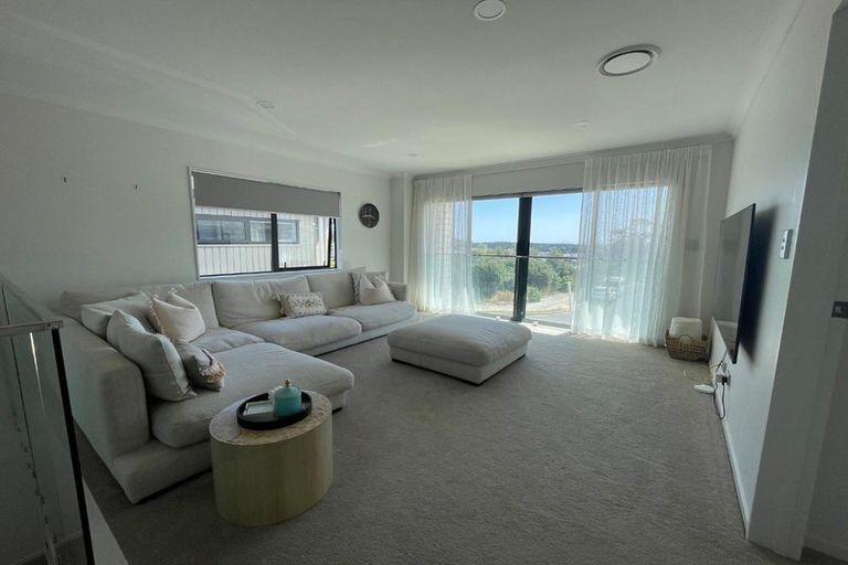 Photo of property in 24 Matahae Drive, Flat Bush, Auckland, 2019