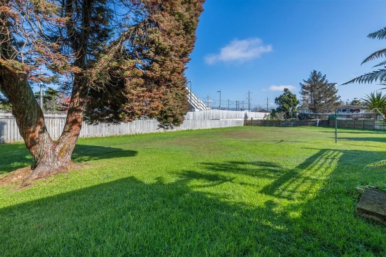 Photo of property in 2a Brandon Road, Glen Eden, Auckland, 0602