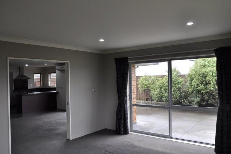 Photo of property in 51 Tennyson Avenue, Kelvin Grove, Palmerston North, 4414