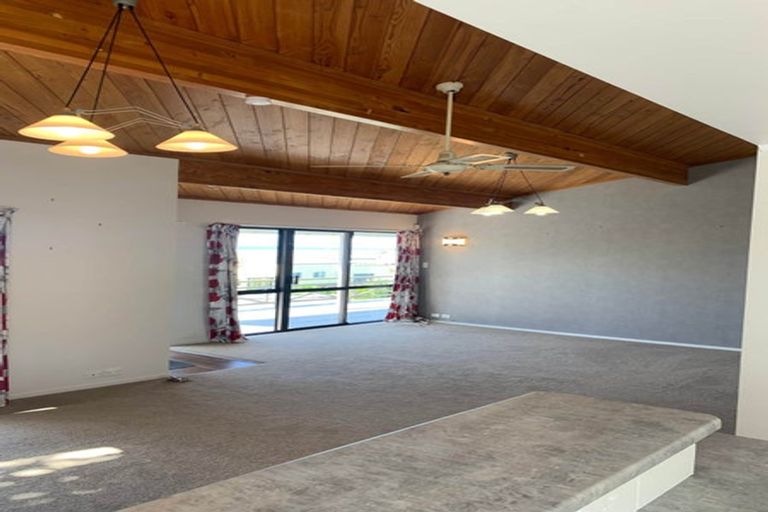 Photo of property in 13 Wintle Street, Mangawhai Heads, Mangawhai, 0505