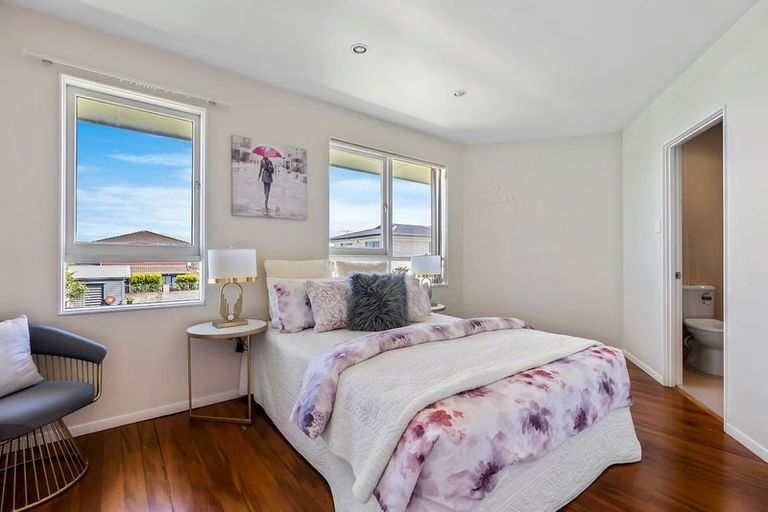 Photo of property in 342 Te Atatu Road, Te Atatu South, Auckland, 0610