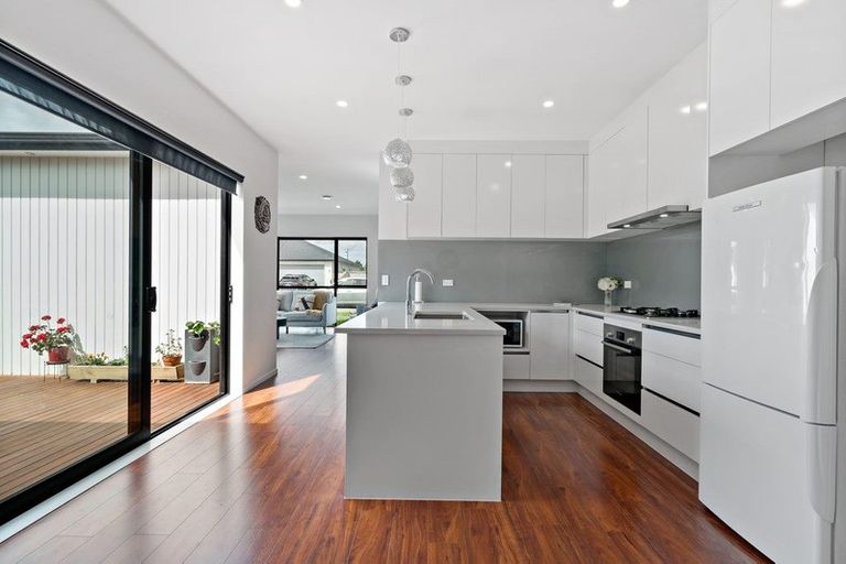 Photo of property in 26 Koroheke Road, Takanini, 2110