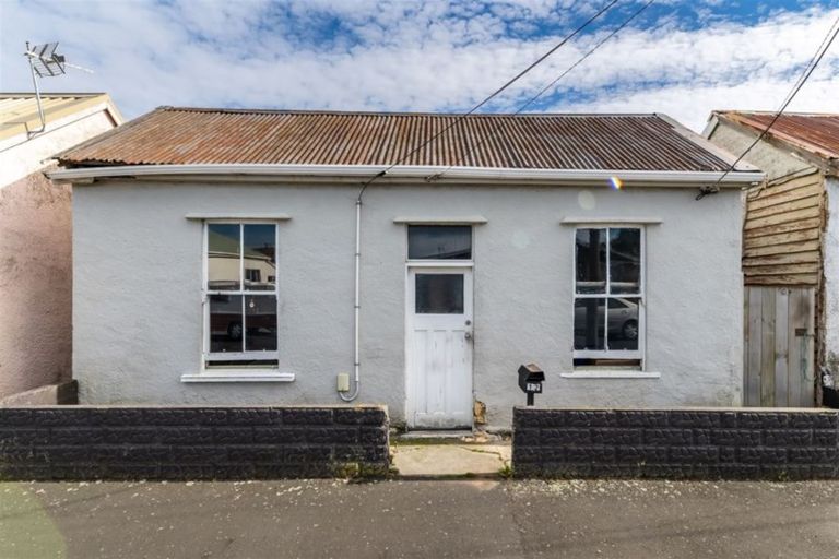 Photo of property in 12 Prendergast Street, South Dunedin, Dunedin, 9012