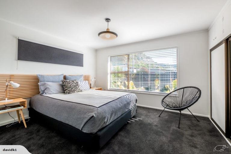 Photo of property in 2/11 Taupata Street, Redcliffs, Christchurch, 8081